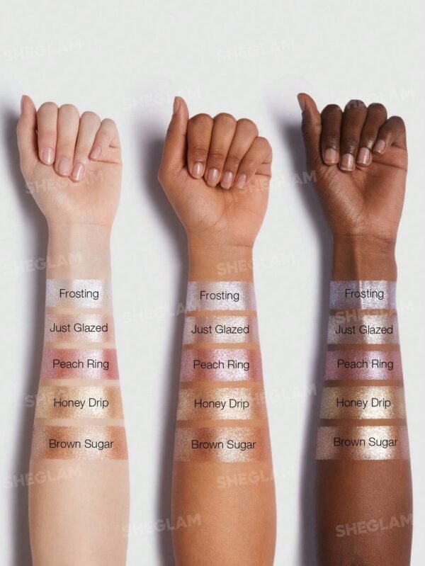 Gleam Chaser Eyeshadow Topper